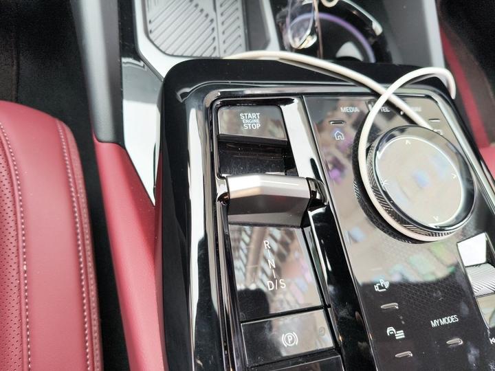 5 Series 2025 530Li Leading M Sport Package photo 6