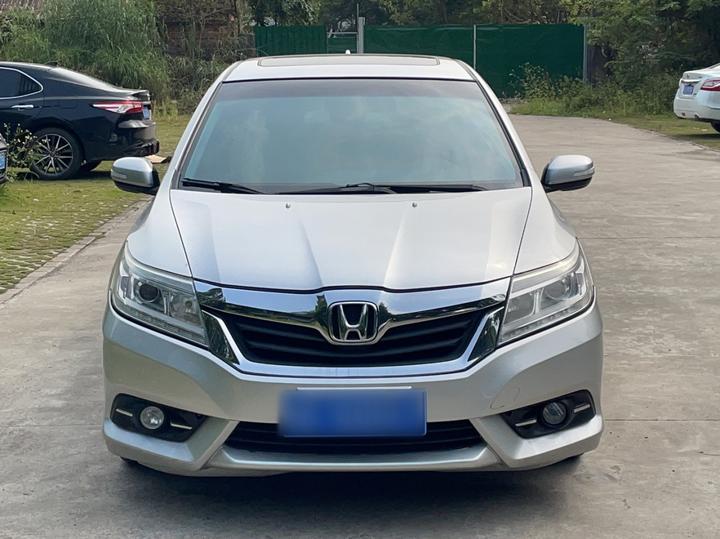 Crider 2015 1.8L AT Luxury photo 2