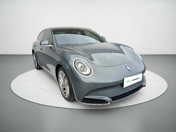 2022 555km Premium photo 3