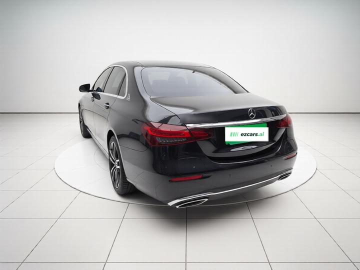 E-Class EV 2021 E 350 e L PHEV photo 4