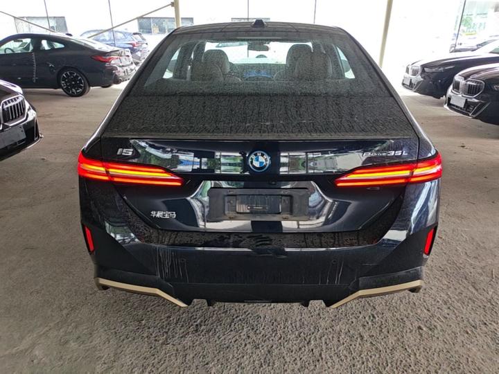 i5 2024 eDrive 35L M Sport Package photo 3