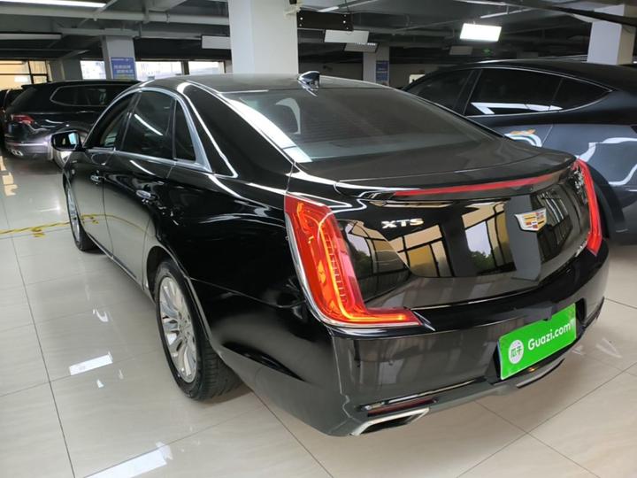 XTS 2018 28T Tech photo 4