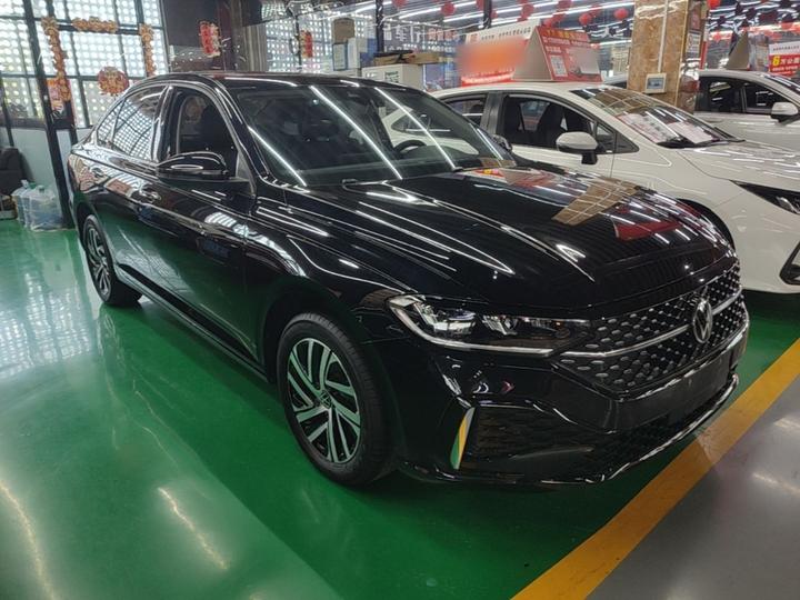 Lavida 2024 300TSI DSG Leading photo 3