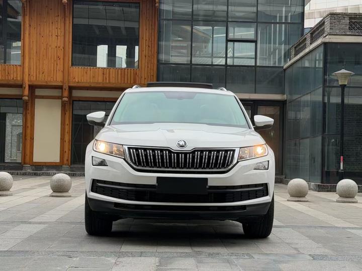 Kodiaq 2018 TSI330 5-Seater RWD Comfort photo 2