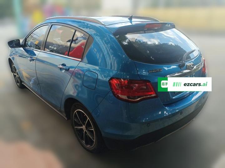 Emgrand 2015 Hatchback RS 1.5L MT photo 4