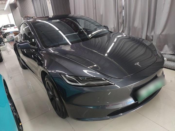 Model 3 2023 RWD photo 3