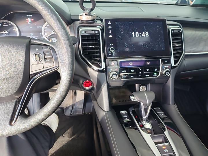 UR-V 2020 240TURBO RWD photo 5
