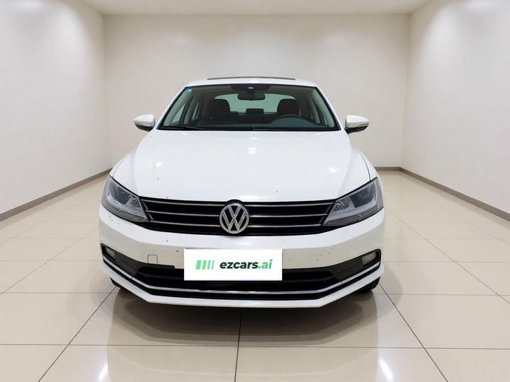 Sagitar 2015 1.6L AT Comfort photo 2
