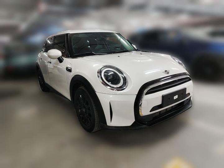 2023 1.5T ONE 5-Door photo 3