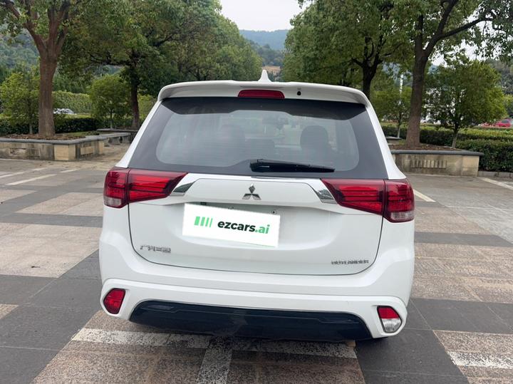 Outlander 2021 2.0L RWD Cruise 5-Seater photo 3