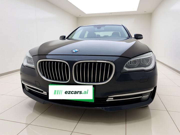 7 Series 2013 740Li Leading photo 2