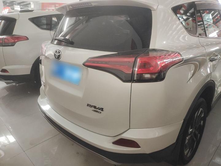 RAV4 2016 2.5L AT AWD Elite photo 3
