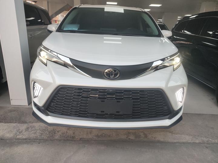 Granvia 2024 2.5L Hybrid Comfort photo 2