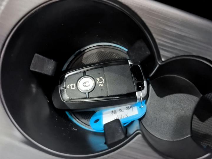 Focus 2021 Hatchback EcoBoost 180 AT ST Line photo 8