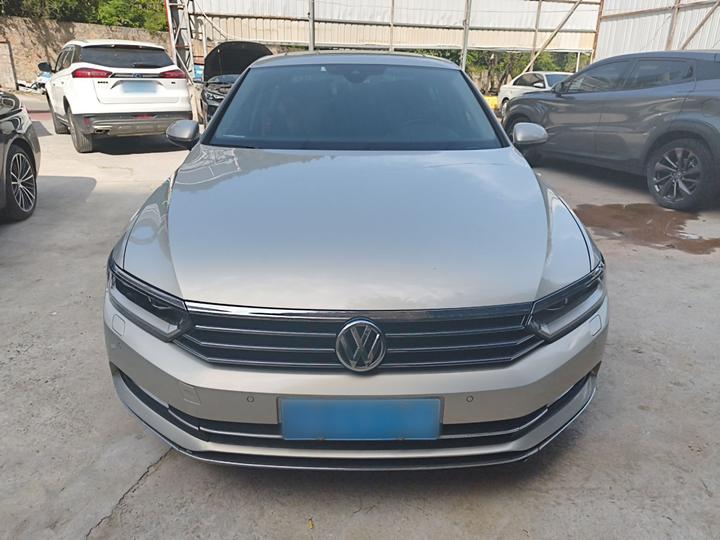 Magotan 2017 330TSI DSG Premium photo 2