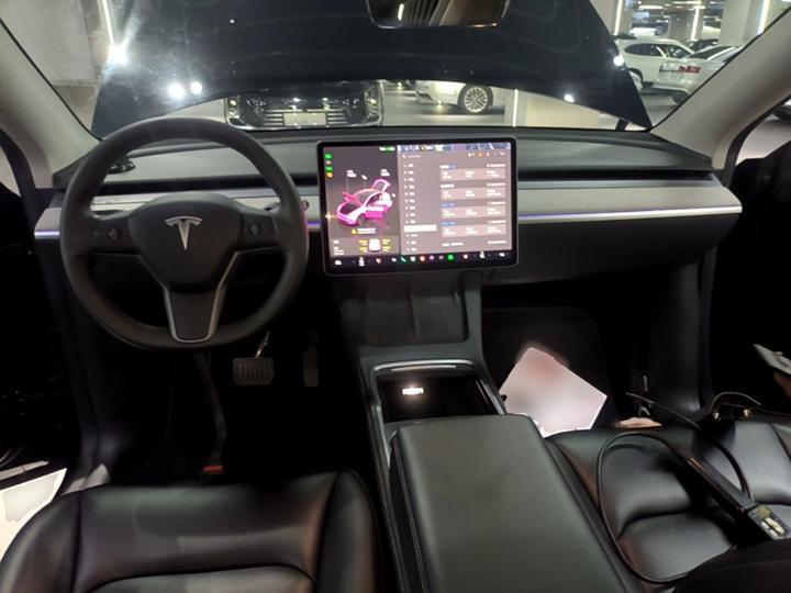 Model Y 2024 RWD photo 5
