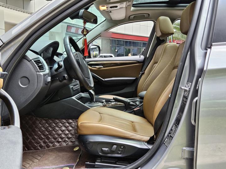 X1 Imported 2012 xDrive20i photo 7