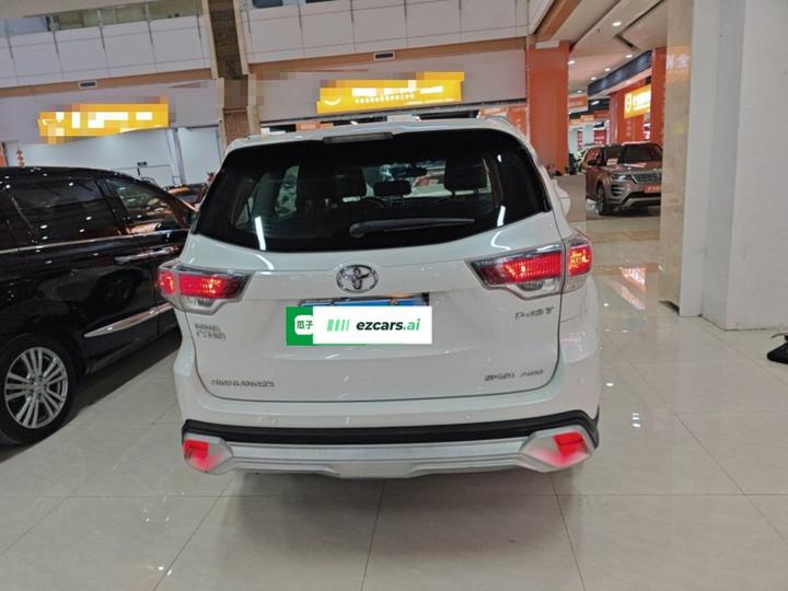 Highlander 2015 2.0T AWD Luxury 7-Seater photo 3