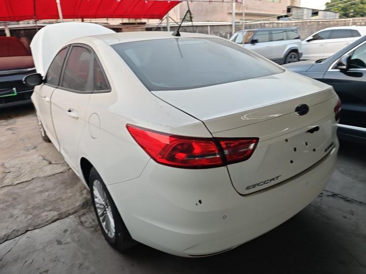 Escort 2017 Facelift 1.5L AT Comfort photo 4