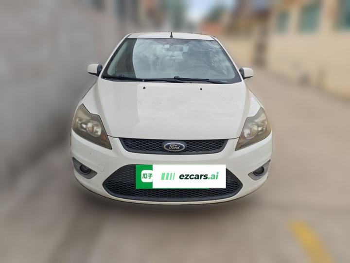 Focus 2013 Hatchback Classic 1.8L AT photo 2