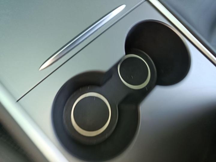 Model Y 2021 Standard Range RWD photo 8
