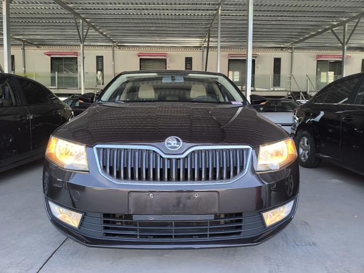 Octavia 2015 1.6L AT photo 2