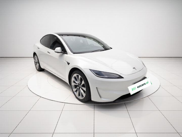 Model 3 2023 Long Range AWD photo 3
