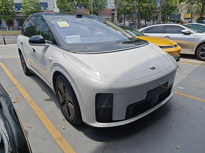 Li Auto i8 2025 Standard photo 3