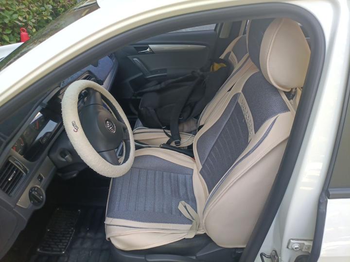 2013 1.6L AT photo 7