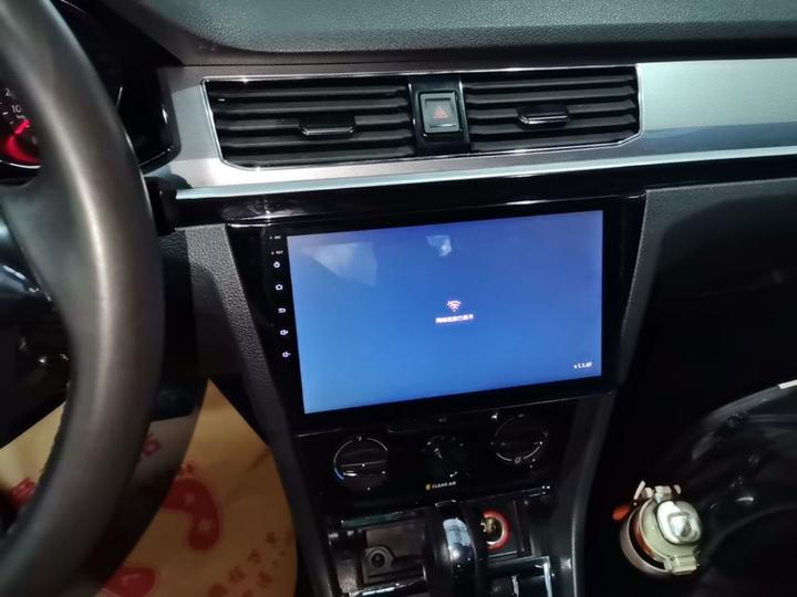 Bora 2017 1.6L AT Comfort photo 8