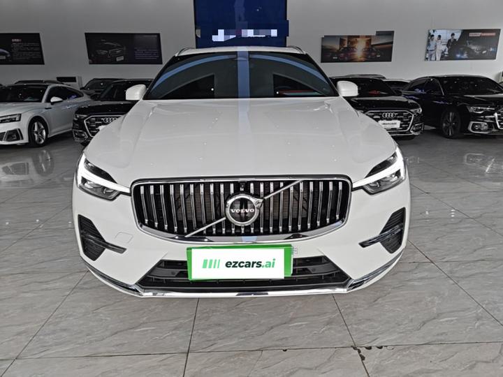 XC60 2025 B5 AWD Luxury photo 2