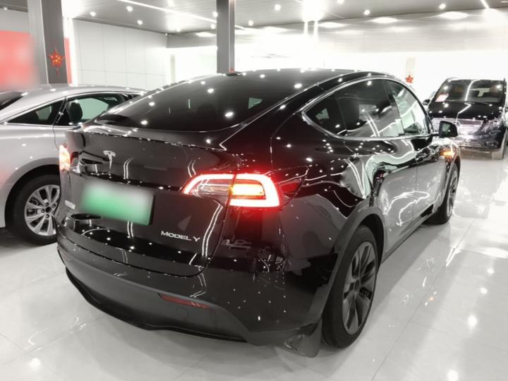 Model Y 2023 RWD photo 6