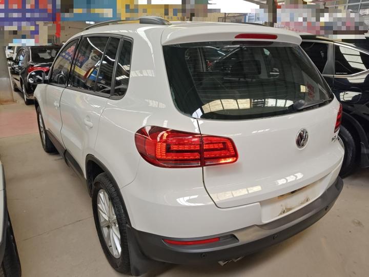 Tiguan 2015 1.8TSI AT RWD Comfort photo 4