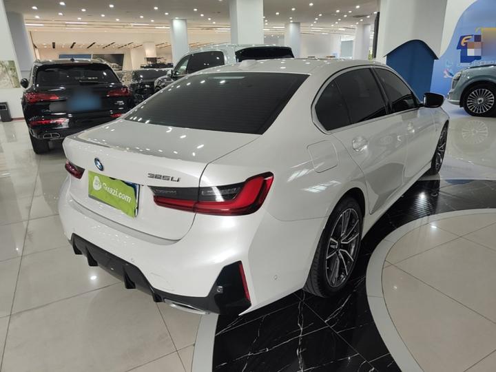 3 Series 2025 325Li M Sport Package photo 4