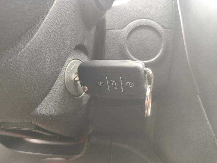2014 1.5XE MT Comfort photo 8