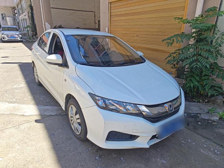 2018 1.5L CVT Comfort photo 3