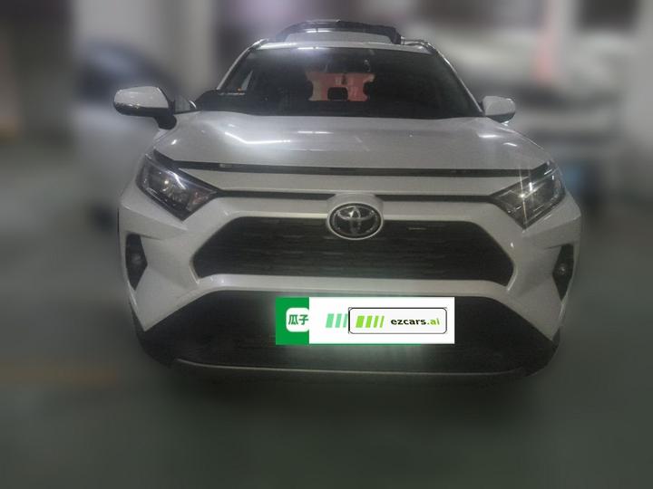 RAV4 2023 2.0L CVT RWD photo 2