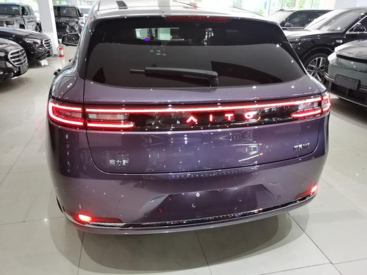 HIMA AITO M5 2025 EREV Ultra AWD photo 3