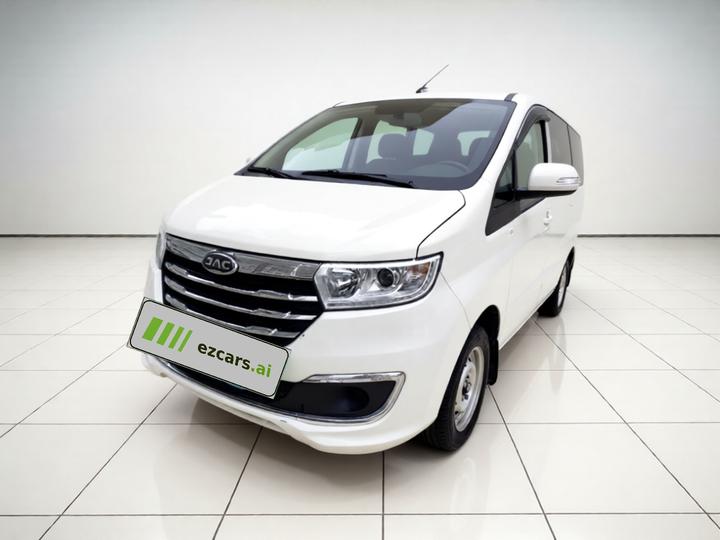 Refine M3 2025 1.8L MT Classic 5-Seater