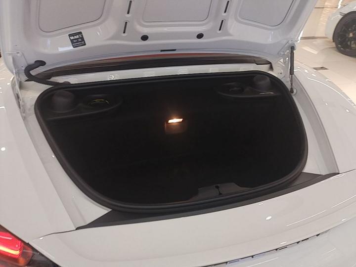 718 2022 Boxster 2.0T photo 8