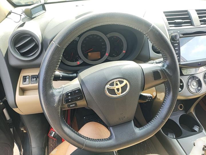 RAV4 2011 2.4L AT AWD Luxury photo 5