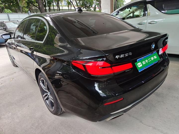 5 Series 2021 530Li Leading Luxury photo 4