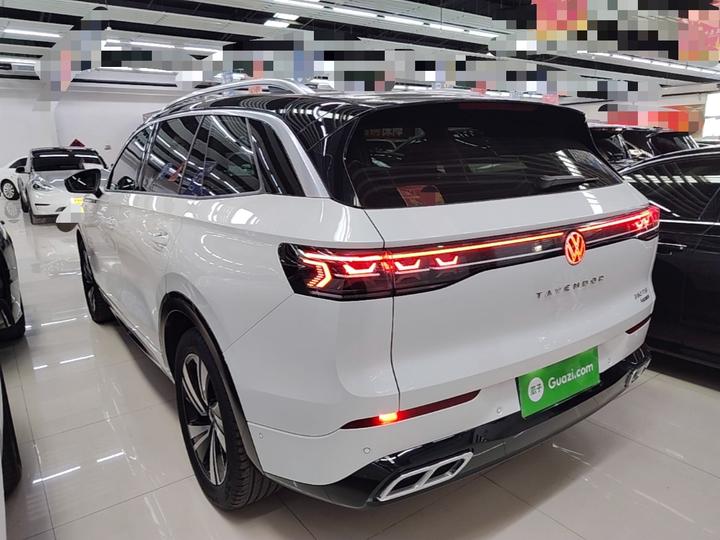 2023 380TSI AWD R-Line photo 4