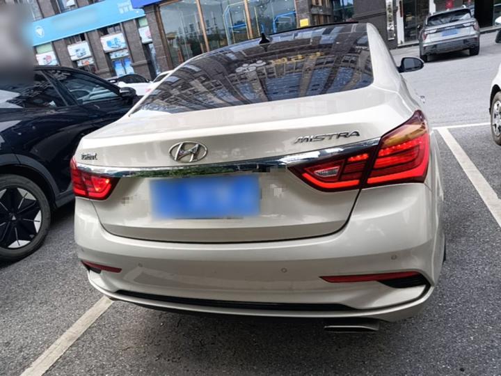 Mistra 2017 1.8L AT Premium DLX China V photo 3