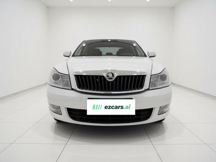 Octavia 2015 Classic 1.6L MT photo 2