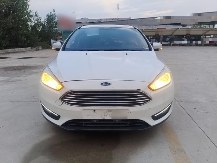 Focus 2015 Sedan 1.6L AT photo 2