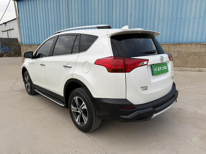 RAV4 2015 2.0L CVT AWD photo 6