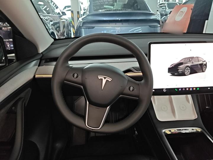 Model Y 2023 RWD photo 2