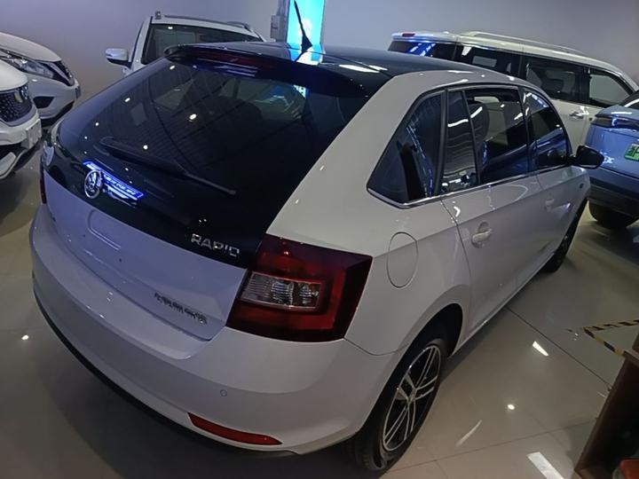 Rapid Spaceback 2016 Facelift 1.6L AT photo 6