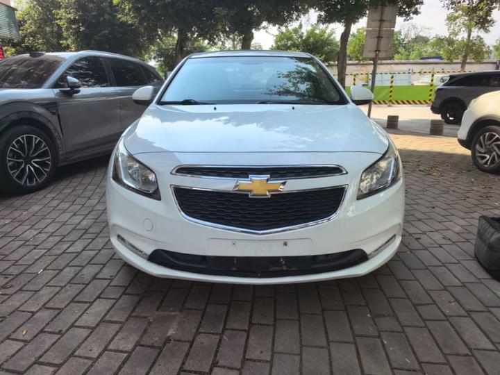 2015 1.5L Classic SE MT photo 2